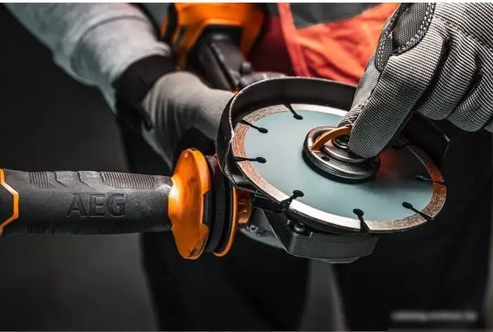 Угловая шлифмашина AEG Powertools BEWS 18-125BLPX2-0 4935480857 (без АКБ) – фото товара