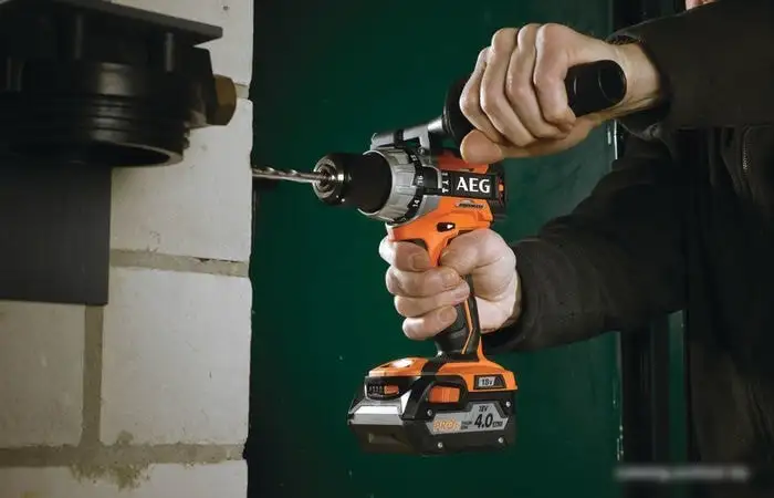 Ударный шуруповерт AEG Powertools BSB 18C2BL LI-402C 4935464097 (с 2-мя АКБ, кейс) – фото товара