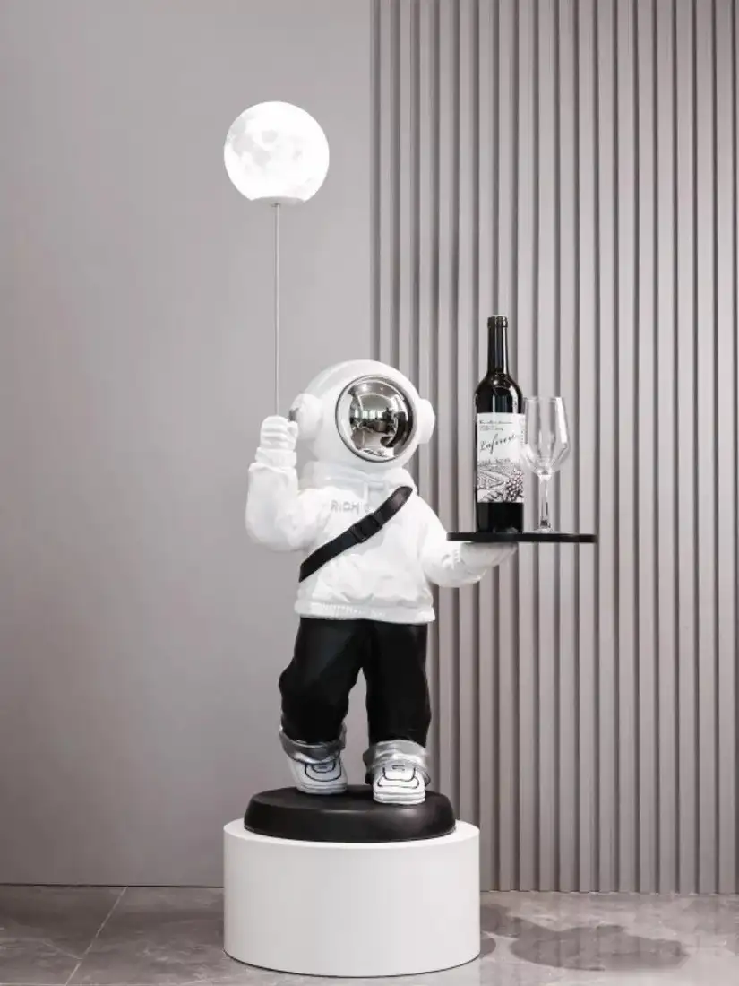 Ночник Merry Bear Home Decor Мальчик Астронавт на Луне 20169300 – фото товара