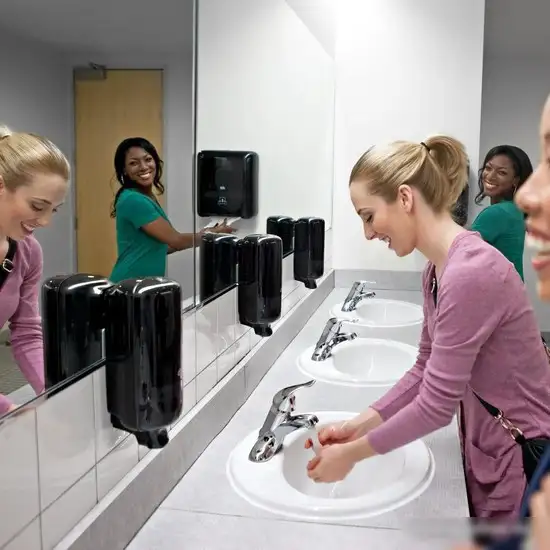 Дозатор для жидкого мыла Tork 561508 – фото товара