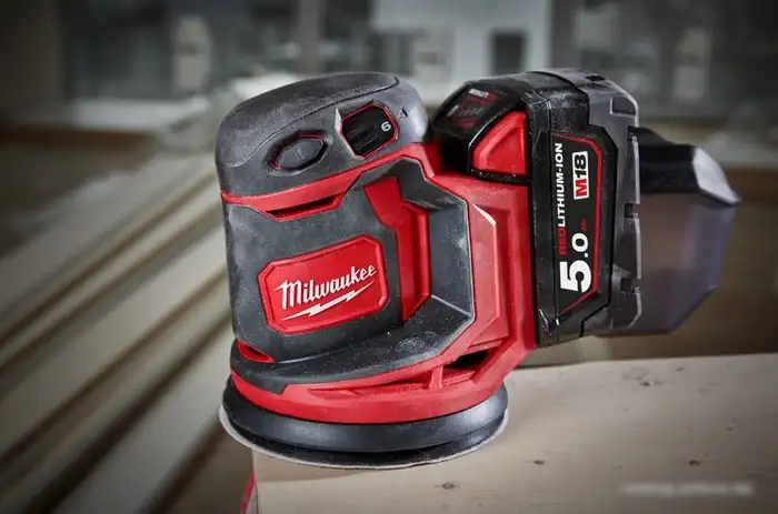 Эксцентриковая шлифмашина Milwaukee M18 BOS125-502B 4933464229 (с 2-мя АКБ, сумка) – фото товара