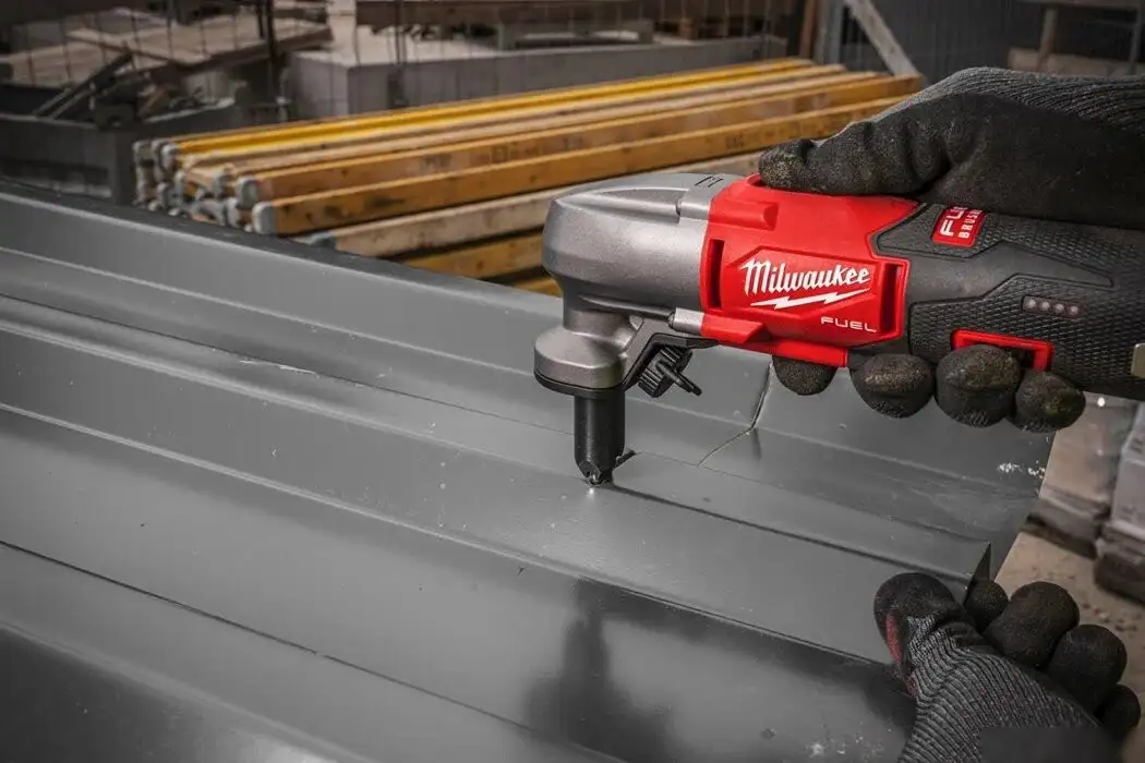 Высечные электрические ножницы Milwaukee M12 FNB16-402X 4933479619 (с 2-мя АКБ, кейс) – фото товара