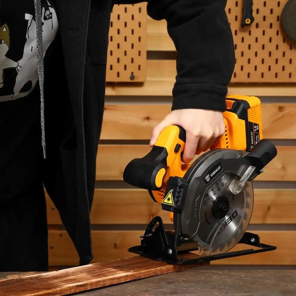 Дисковая (циркулярная) пила Deko CS20 084-1154 (без АКБ) – фото товара