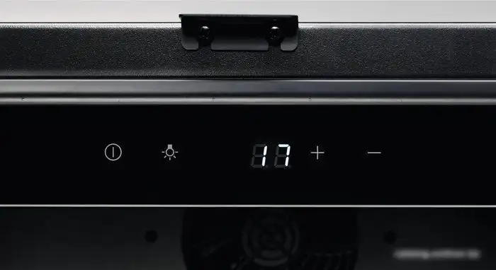 Винный шкаф Electrolux EWUS052B5B — фото товара