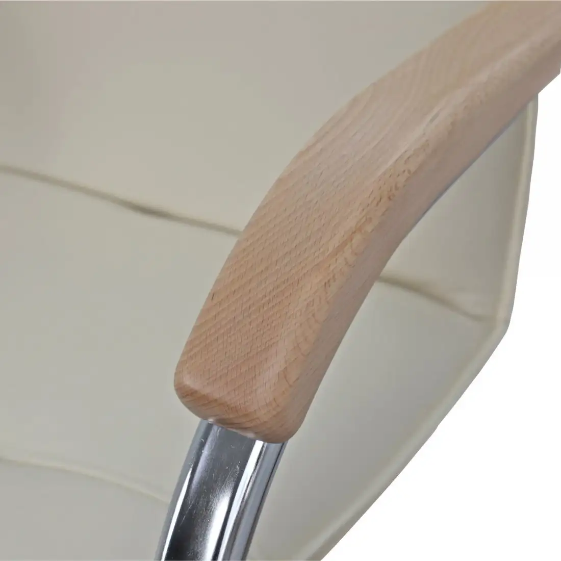 Офисный стул AksHome Samba (Pegasso крем/подлокотники дерево светлое) – фото товара