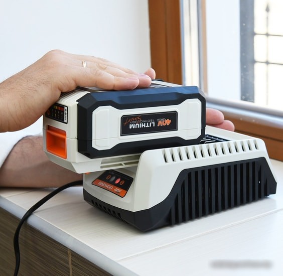 Зарядное устройство Daewoo Power DACH 2040Li (40В) – фото товара