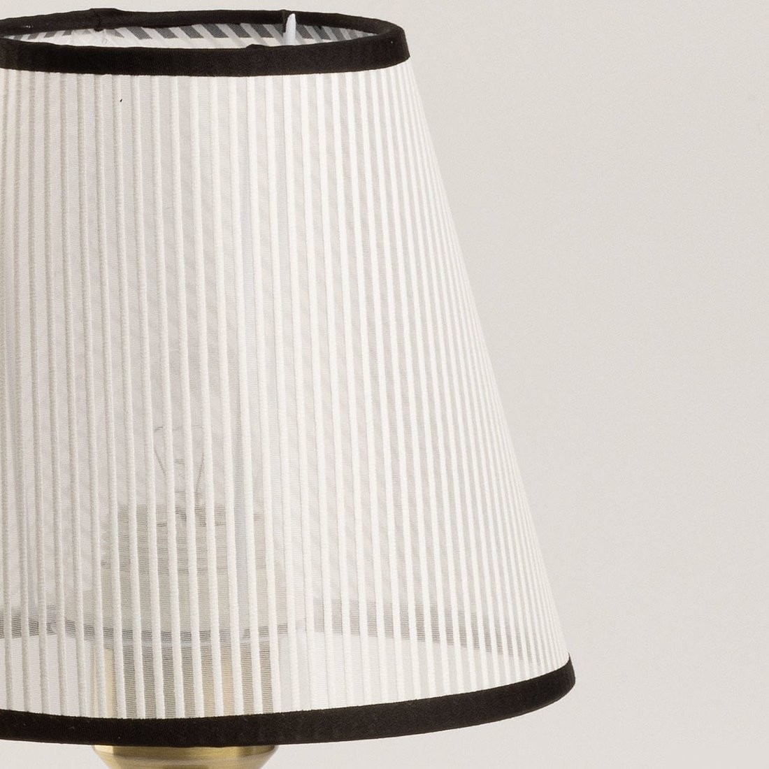 Настольная лампа De Markt Конрад 667034401