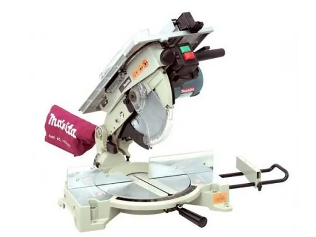 Дисковая пила Makita LH1040