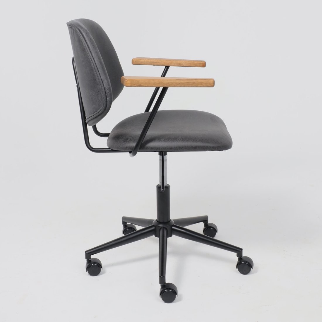 Офисное кресло AksHome Trix (экокожа винтажный черный Watusi 16/черный) – фото товара