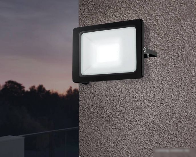 Уличный прожектор Eglo Faedo 3 900256