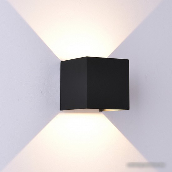 Уличный настенный светильник Mantra Davos 6524