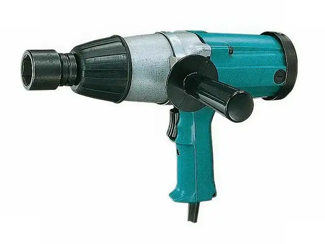 Ударный гайковерт Makita 6906